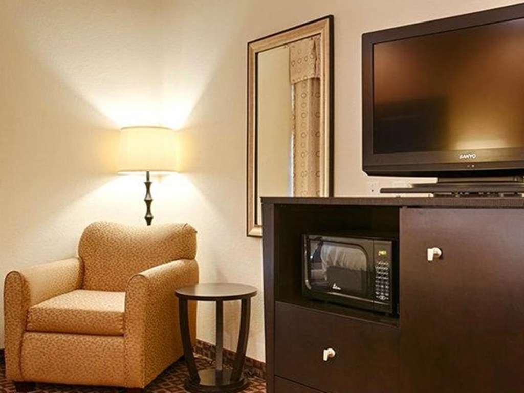 Red Roof Inn & Suites לונגוויו מסעדה תמונה