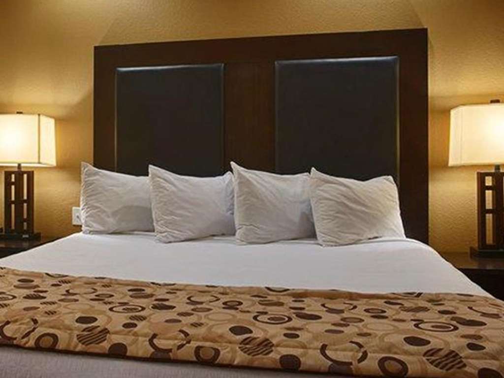 Red Roof Inn & Suites לונגוויו חדר תמונה