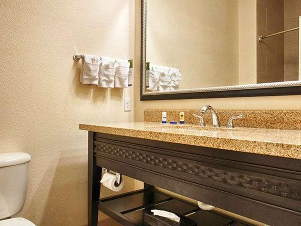 Red Roof Inn & Suites לונגוויו חדר תמונה